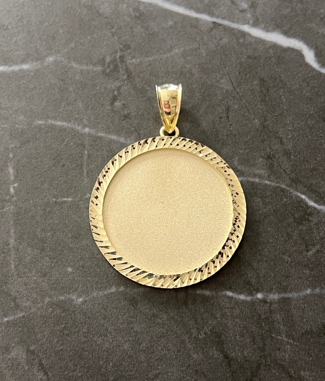 10K Picture Pendant