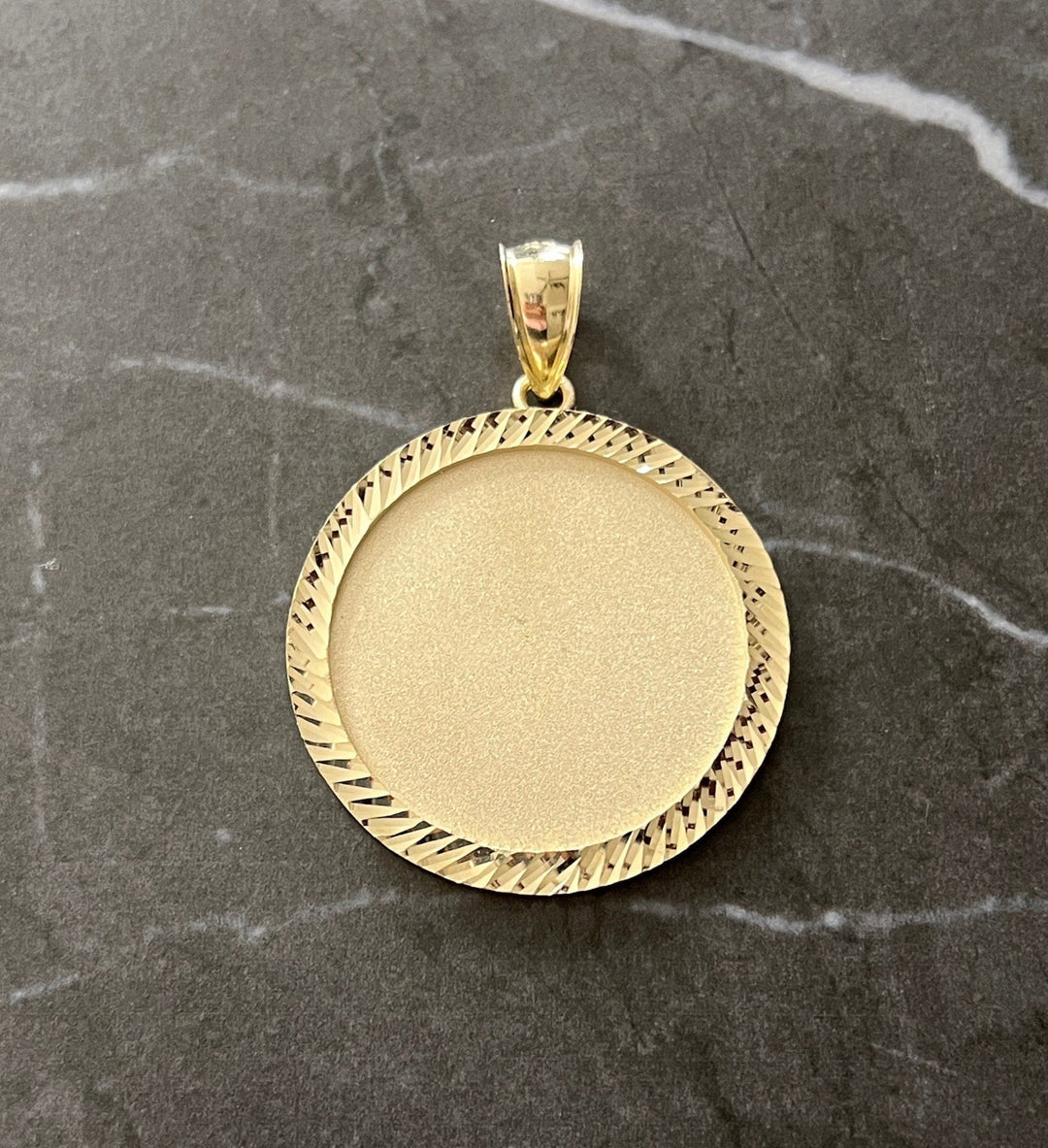 10K Medium Picture Pendant