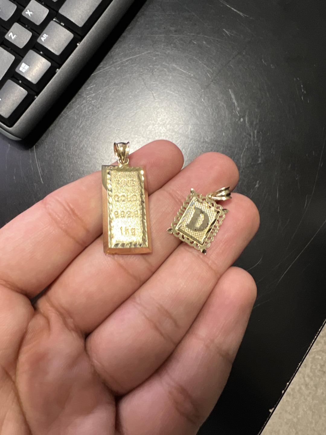 10k small gold bar and initial d