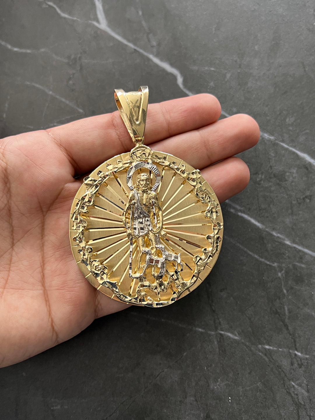 10k Saint Lazarus 60gr pendant